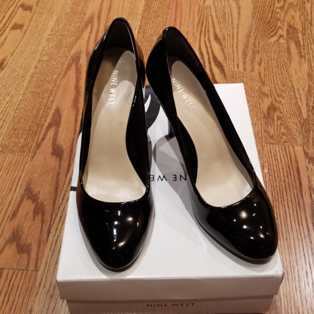 Shoes - Picture 6 of 6
